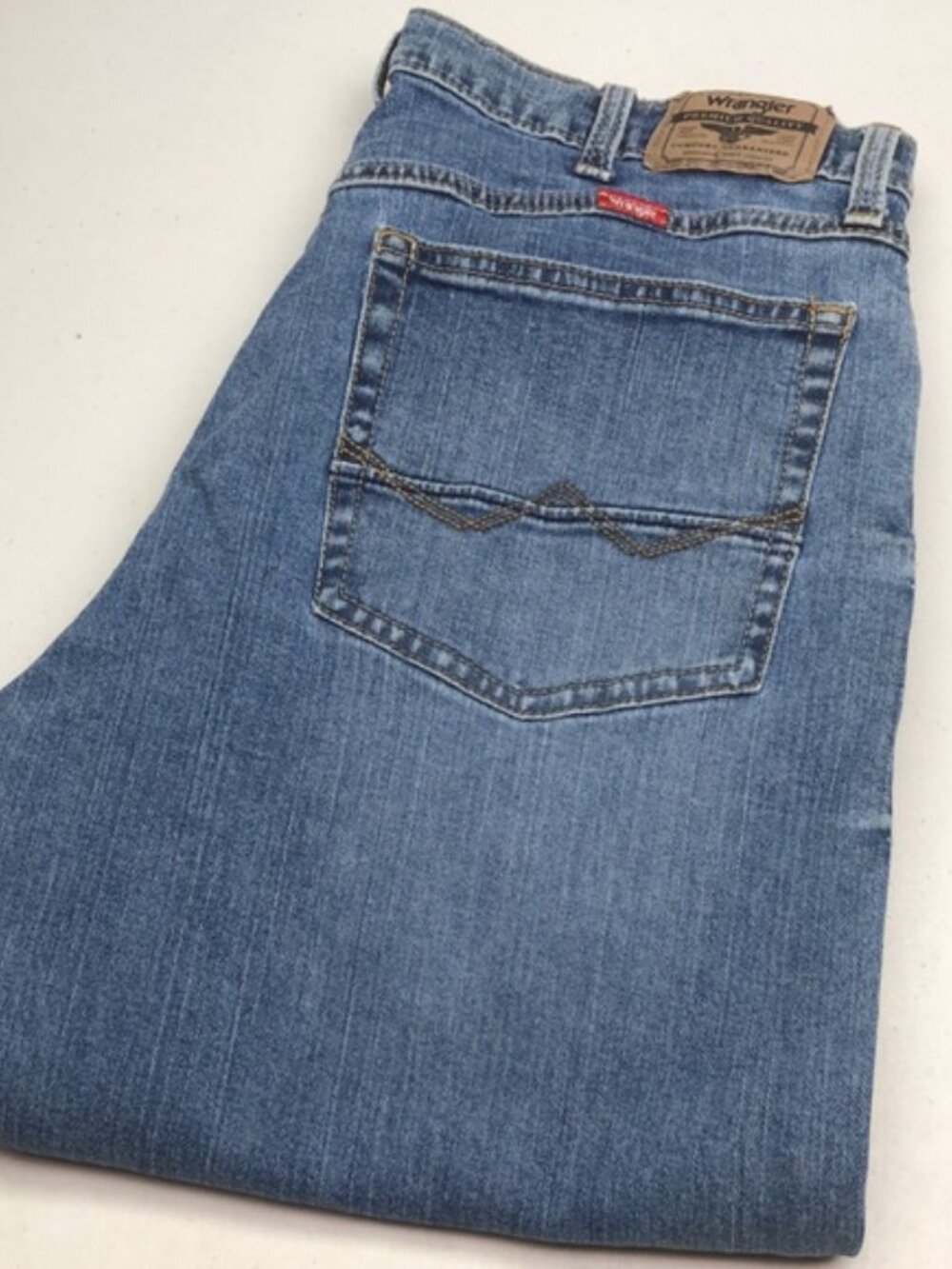 MENS WRANGLER RELAXED BOOT JEANS 34x30 ⭐️